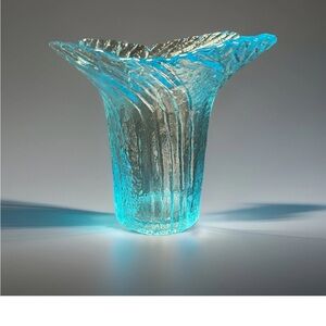 🔥 Vintage Viking Vase Ice Blue Glass Windswept design Mid-Century- Modern Style